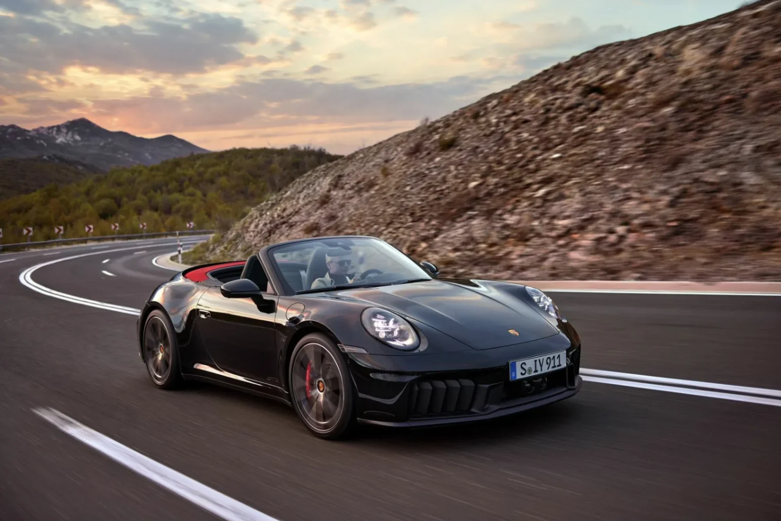 Porsche 911 Carrera: легенда в новом воплощении